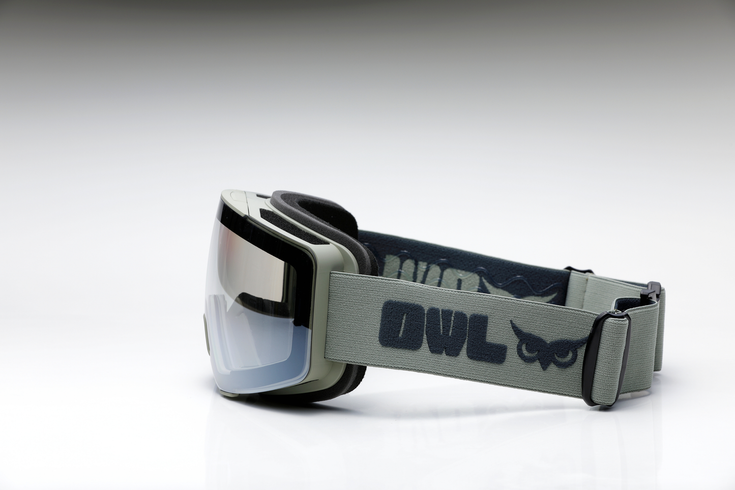 【Pre booking】Vent Light Gray Photochromic lens Silver