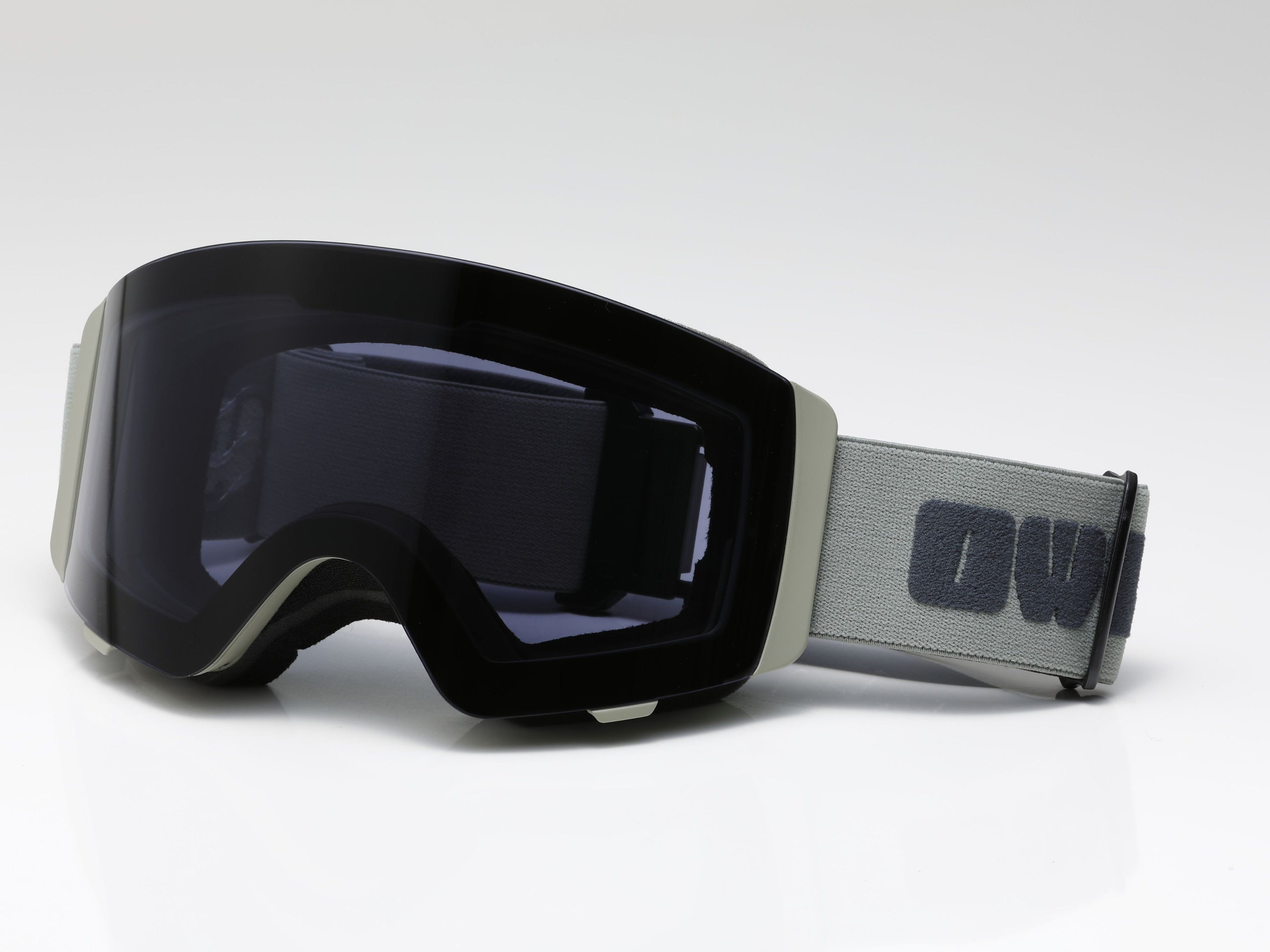 Flow Light Gray Photochromic lens Black