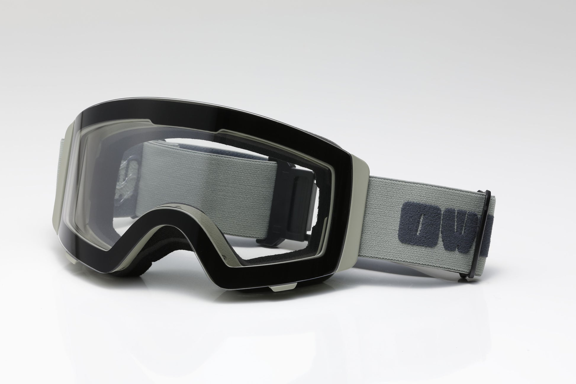 Flow Light Gray Photochromic lens Black
